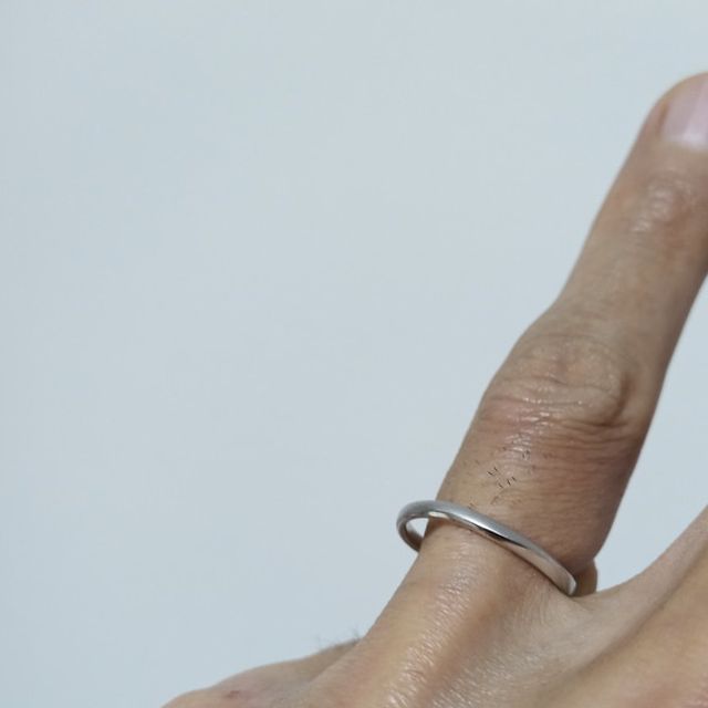 【宝寿堂(ほうじゅどう)の口コミ】 くすみのある目立ち過ぎないデザイン、かつ店舗相談時に水かきがある手の…