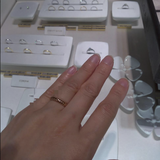 【ブルガリ(BVLGARI)の口コミ】 ブルガリ、スピガ。豊穣の麦をイメージして作られているようです。おしゃ…