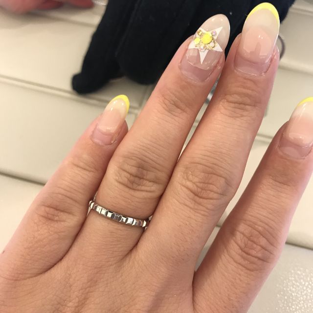 【ブシュロン(BOUCHERON)の口コミ】 細いデザインが好きなので1番細いもので検討しました。
ボコボコと凹凸が…