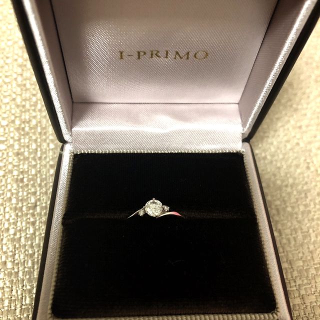 【アイプリモ(I-PRIMO)の口コミ】 彼と来店。
試着して自然にキレイに見えるデザインに決めました！
指が綺…