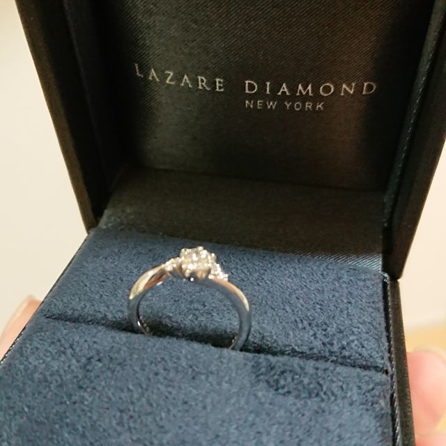 【ラザール ダイヤモンド(LAZARE DIAMOND)の口コミ】 3店まわりましたが、一番ダイヤモンドが輝きが素晴らしかったです。デザイ…