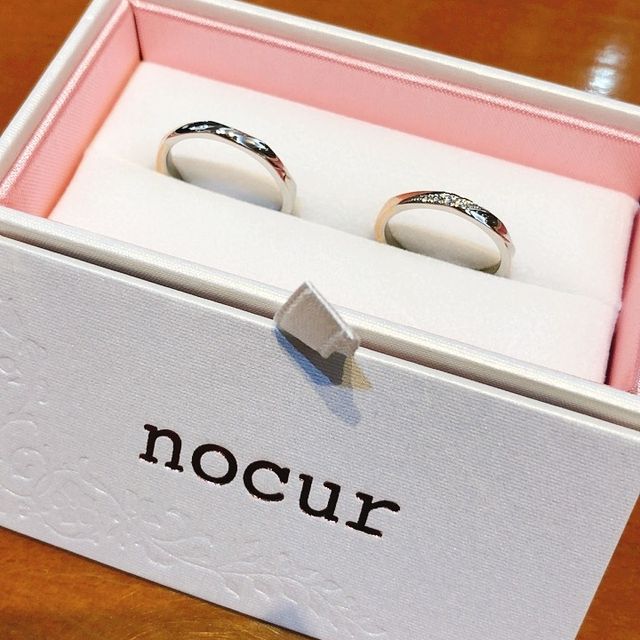 【nocur(ノクル)の口コミ】 ２人の意見でウェーブかかったイメージで、ダイヤも斜め・ピンクゴールド…