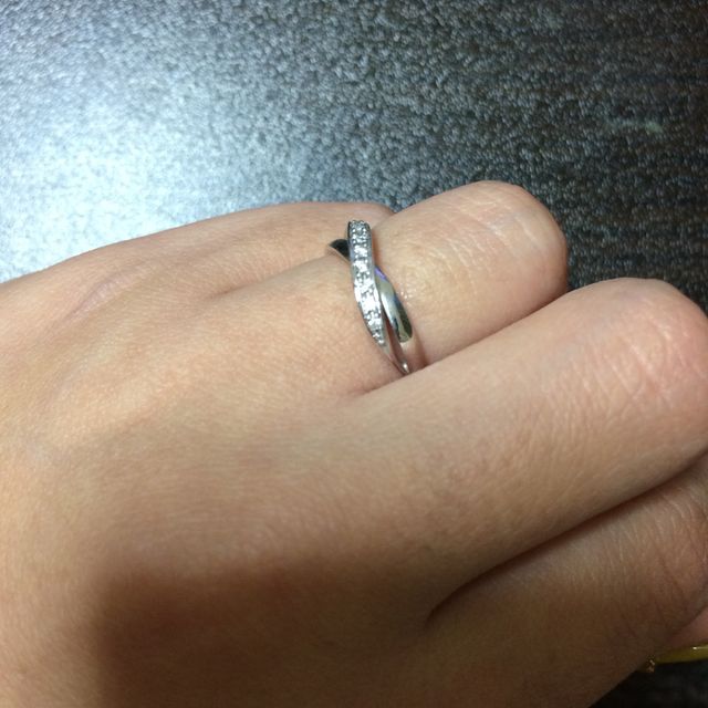 【4℃ BRIDAL(ヨンドシーブライダル)の口コミ】 プラチナは高いので、ホワイトゴールドの指輪を探していたところ、予算も…