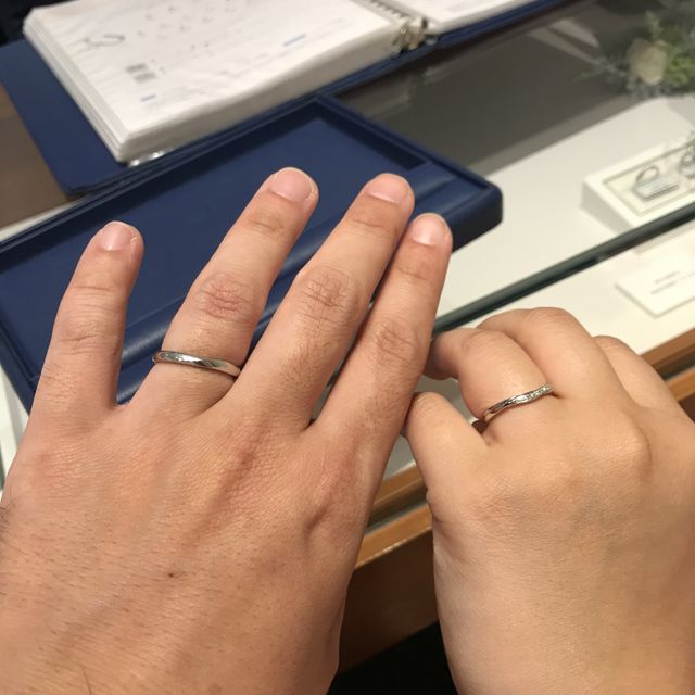 【銀座ダイヤモンドシライシの口コミ】 高級なイメージがある中で価格は予算内で抑えることができ、デザインがと…