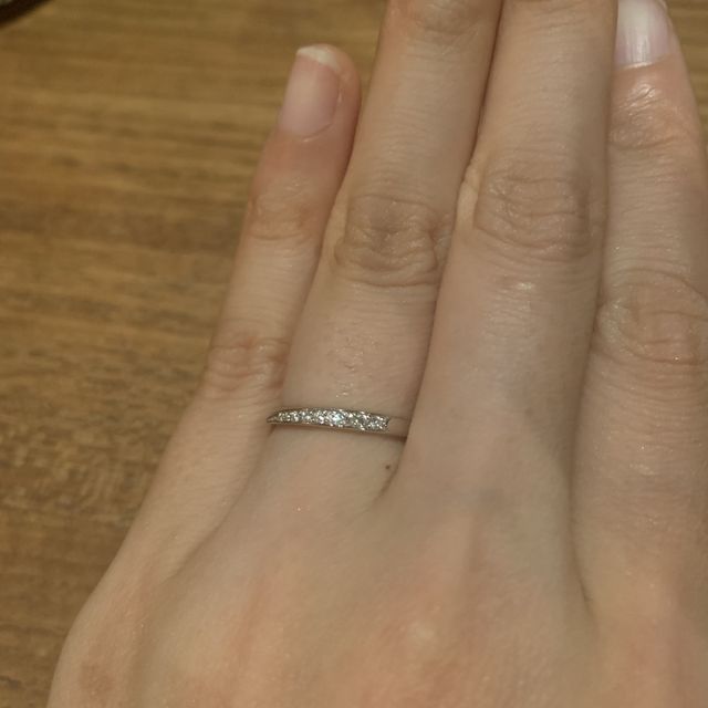 【canal4℃(カナルヨンドシー)の口コミ】 購入前から、ストレートのリングで、ライン上にダイヤが細かく散りばめら…