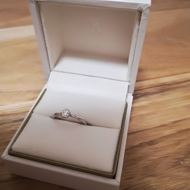 【ヴァンドーム青山(VENDOME AOYAMA)の口コミ】 ダイヤモンドがフラワーカットになっており、他のブランドにはない「お花…