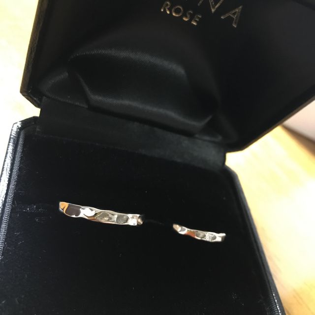 【SIENAROSE(シエナロゼ)の口コミ】 昔からアクセサリーを使っていて、結婚指輪はここがいいなーって思ってい…