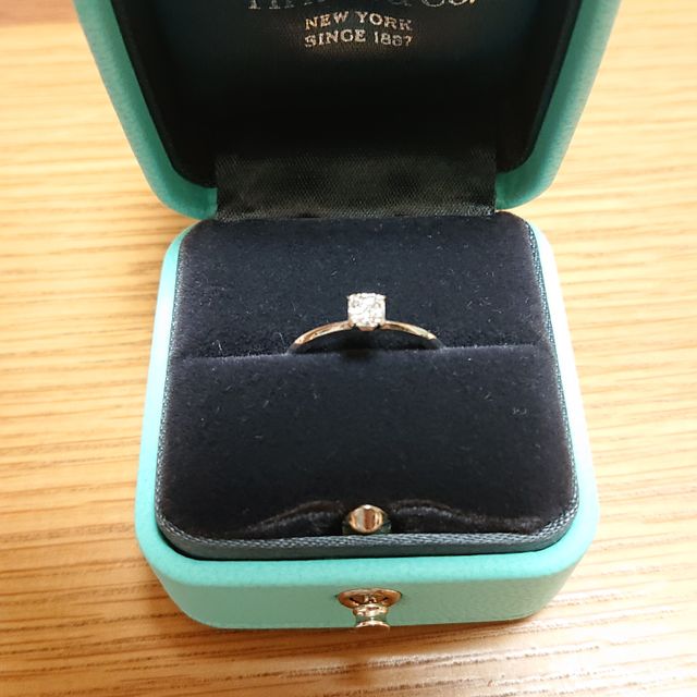 【ティファニー(Tiffany & Co.)の口コミ】 彼が選んでくれました。
シンプルで飽きがこないデザインでとても気に入っ…