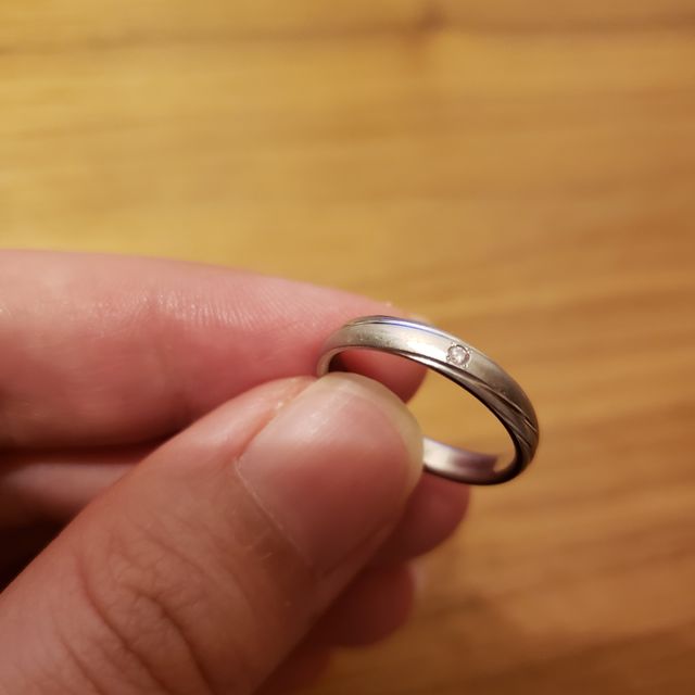 【L'or(ロル)の口コミ】 金属アレルギーなので、純プラチナでシンプルめのデザイン、値段も高すぎ…