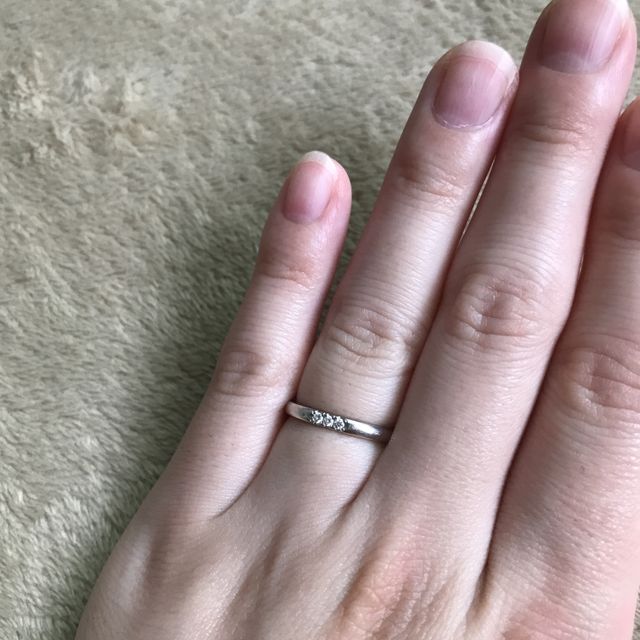 【4℃ BRIDAL(ヨンドシーブライダル)の口コミ】 他のメーカーを見てから伺いましたがデザインがシンプルなものから可愛い…