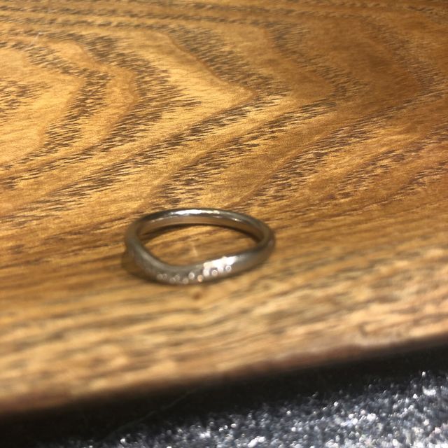 【ティファニー(Tiffany & Co.)の口コミ】 結婚指輪は日常生活でもずっとつけていたいと思っていたので、突起が少な…