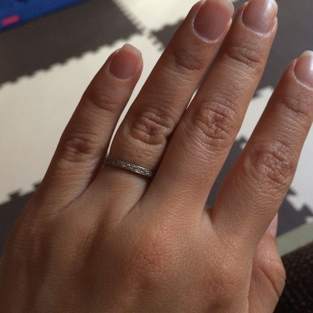 【4℃ BRIDAL(ヨンドシーブライダル)の口コミ】 婚約指輪は2人で決めに行きました。旦那さんにどんなのが良いかを聞かれて…