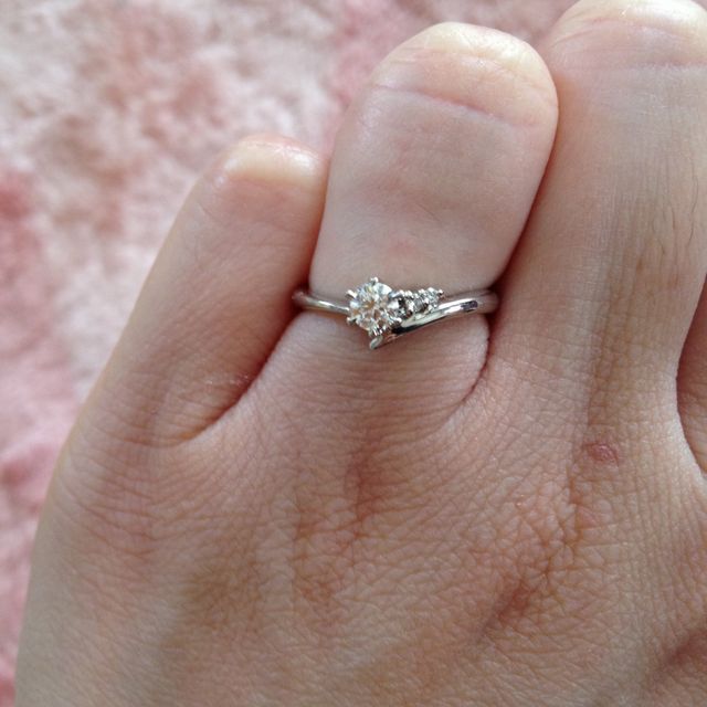 【アイプリモ(I-PRIMO)の口コミ】 あまり大きなダイヤは私の指には似合わないので、ダイヤの大きさとリング…