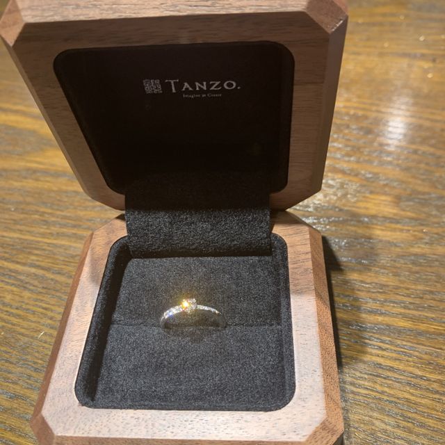 【TANZO.(鍛造指輪)の口コミ】 一つ目は鍛造製法というところです。
私はガサツなのと、結婚指輪と同様に…