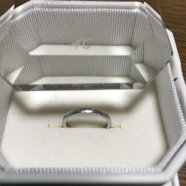 【4℃ BRIDAL(ヨンドシーブライダル)の口コミ】 プラチナ素材で長期間高品質を保てること、冠婚葬祭や年齢問わず装着でき…