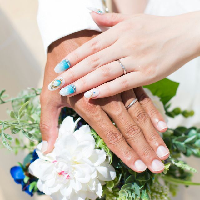 【4℃ BRIDAL(ヨンドシーブライダル)の口コミ】 店内の雰囲気がとても良くて上品な店内ディスプレイでした。店員さんの丁…