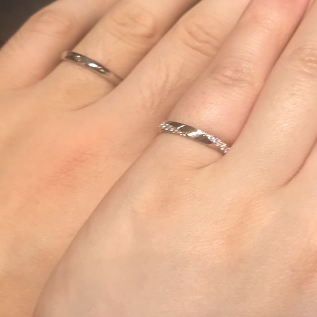 【ラザール ダイヤモンド(LAZARE DIAMOND)の口コミ】 ベッドフォードのエッジの効いたひねりとあえてサイドにダイヤを置くセン…