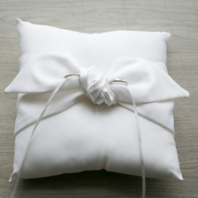 【アイプリモ(I-PRIMO)の口コミ】 ハーフエタニティの指輪です。
可愛らしいデザインがとっても気に入ってい…