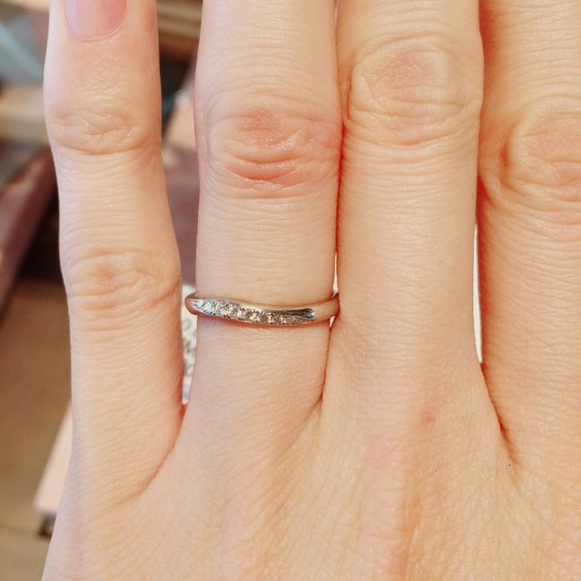 【I's stone(アイズストーン)の口コミ】 指輪のS字のラインが綺麗でした。
ダイアモンドも質が良くとてもキラキラ…