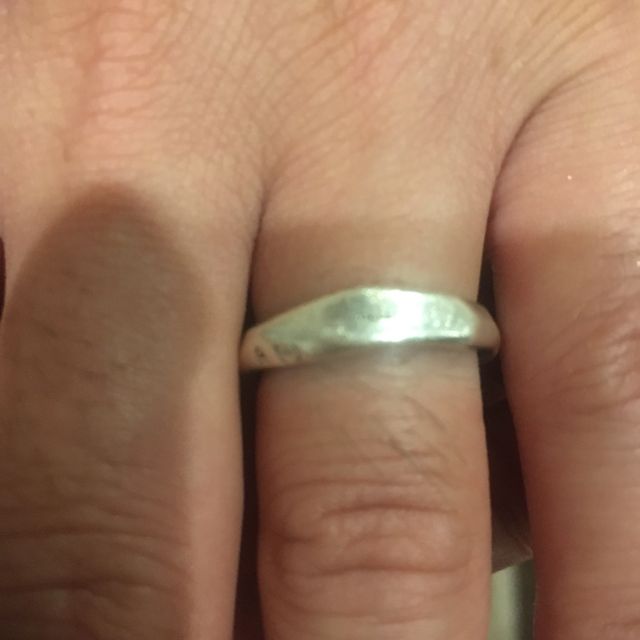 【GARNI(ガルニ)の口コミ】 無くしそうだったので価格は抑えめにしました。デザインですが、夫が気に…