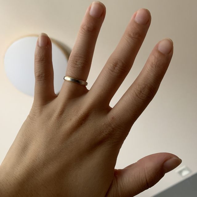 【ケイウノ ブライダル(K.UNO BRIDAL)の口コミ】 裏に刻印や誕生石を入れられるのでデザインを邪魔しないオリジナリティ溢…