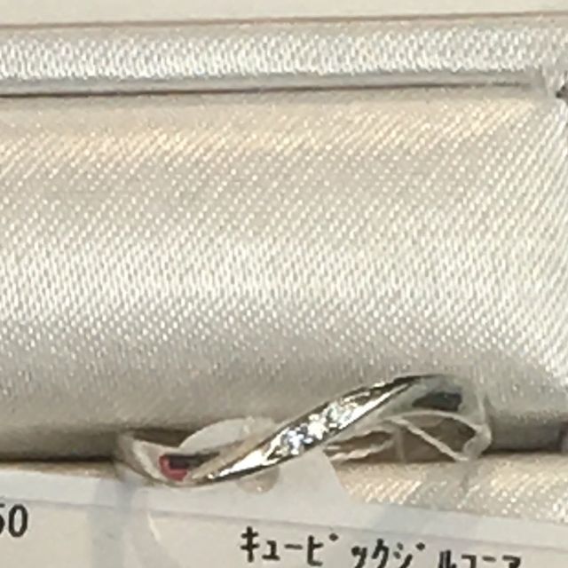 【Tis(ティス)の口コミ】 フェミニンな印象を受けるウェーブデザイン。他で見たデザインよりウェー…