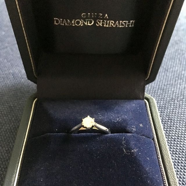 【銀座ダイヤモンドシライシの口コミ】 あまり派手なものが好みでは無いのと、指が細めなのでシンプルな指輪がい…