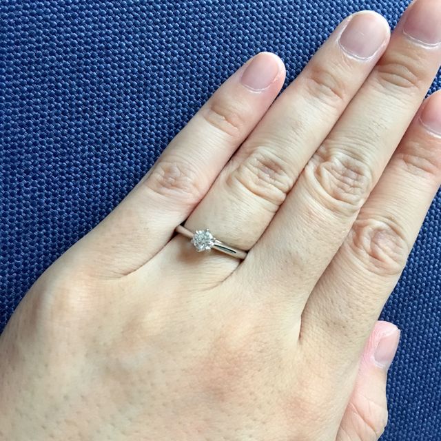 【銀座ダイヤモンドシライシの口コミ】 あまり派手なものが好みでは無いのと、指が細めなのでシンプルな指輪がい…