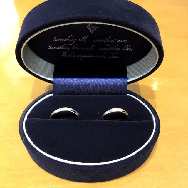 【Something Blue(サムシングブルー)の口コミ】 シンプルでウェーブの指輪を探していたところ、店員さんに紹介していただ…
