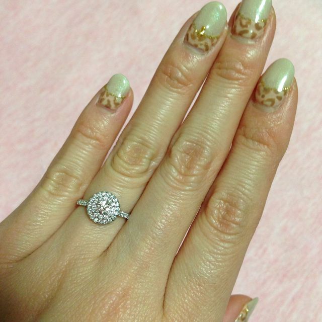 【ティファニー(Tiffany & Co.)の口コミ】 一般的な婚約指輪と言われているたてづめではなく変わったデザインの物が…