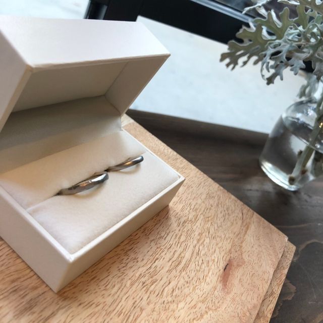 【THREE TREES(スリーツリーズ)の口コミ】 インスタで結婚指輪を探していると、他にはないお互いのringを手作り出来…