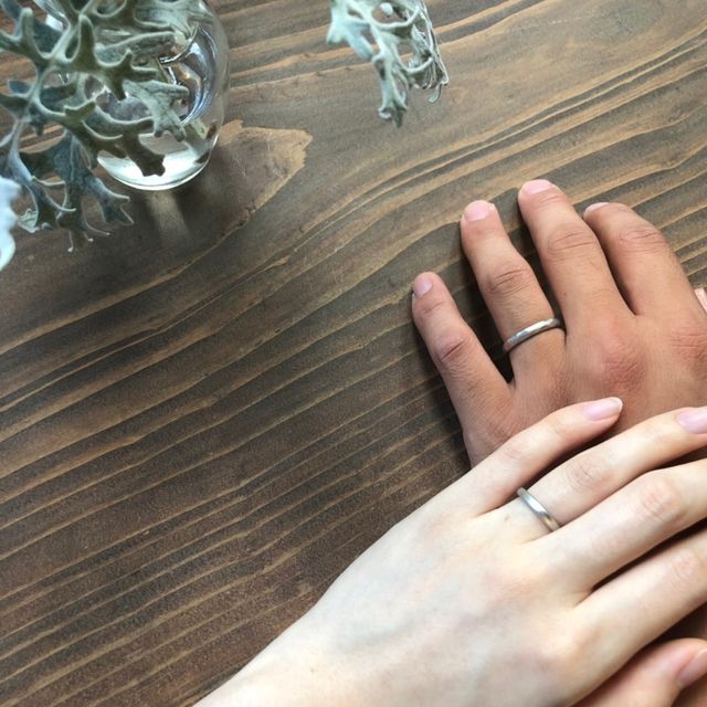【THREE TREES(スリーツリーズ)の口コミ】 インスタで結婚指輪を探していると、他にはないお互いのringを手作り出来…