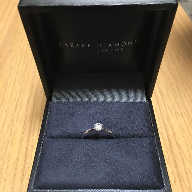 【ラザール ダイヤモンド(LAZARE DIAMOND)の口コミ】 ダイヤモンドの質にこだわり、いくつかのブランドを回りました。シンプル…