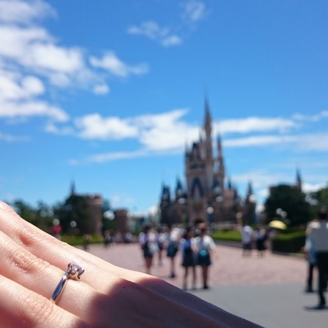 【TANZO.(鍛造指輪)の口コミ】 ひとつひとつのダイヤの大きさに合わせて、職人さんが作ってくれる。
自分…