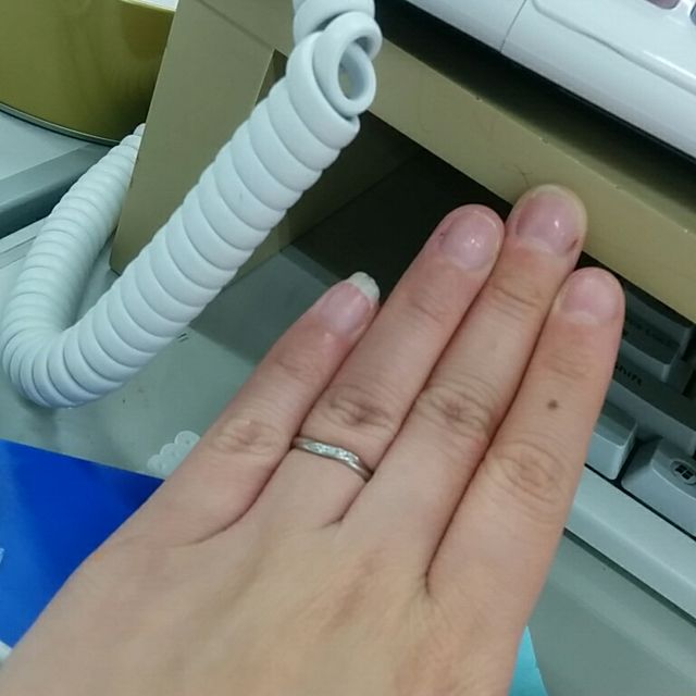 【アイプリモ(I-PRIMO)の口コミ】 指輪にダイヤが入っているものが良かったのでこの形を主に見ていました。…