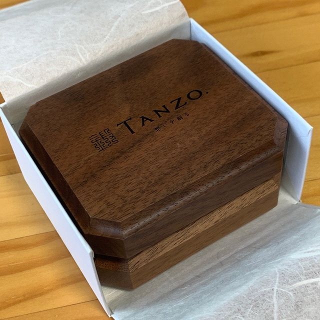 【TANZO.(鍛造指輪)の口コミ】 常につけてるのでシンプルな指輪がいい
そしてさりげないミル打ちも
長い…