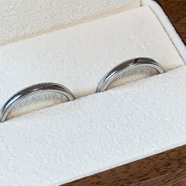 【TANZO.(鍛造指輪)の口コミ】 常につけてるのでシンプルな指輪がいい
そしてさりげないミル打ちも
長い…