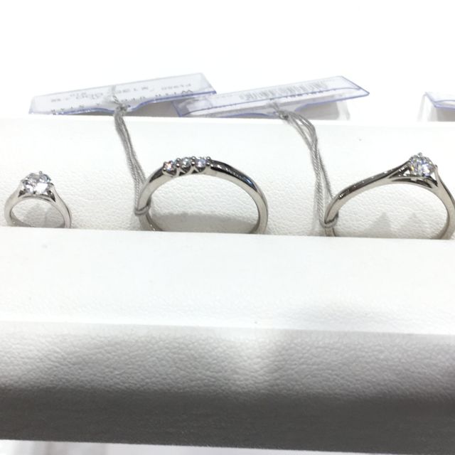 【festaria bijou SOPHIA(フェスタリア ビジュソフィア)の口コミ】 指輪選び初心者でよくわからず、似合いそうなものをとりあえず見繕ってい…