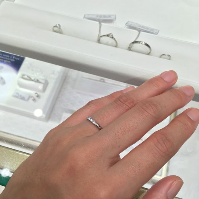 【festaria bijou SOPHIA(フェスタリア ビジュソフィア)の口コミ】 指輪選び初心者でよくわからず、似合いそうなものをとりあえず見繕ってい…