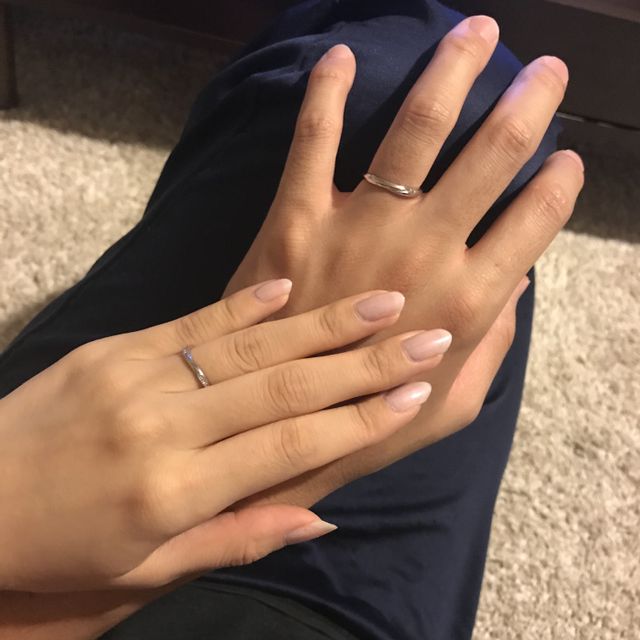 【アイプリモ(I-PRIMO)の口コミ】 キラキラしてて指が長く見えるものが欲しいと思っていました。1番可愛いと…