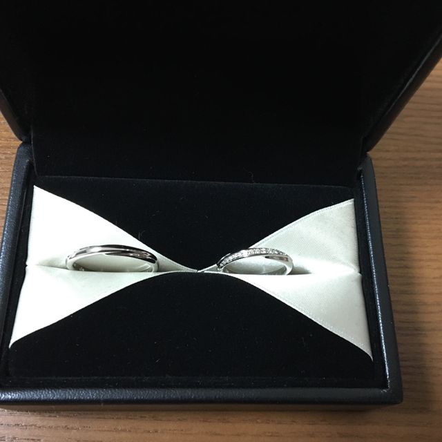 【エクセルコダイヤモンド(EXELCO DIAMOND)の口コミ】 元々ホームページで下見してから店舗へ行きました。
斜めのライン状にダイ…