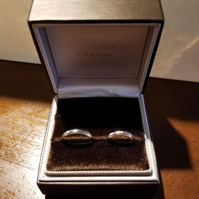 【アイプリモ(I-PRIMO)の口コミ】 女性用はプラチナとピンクゴールドの2トーンのデザインと派手過ぎないデザ…