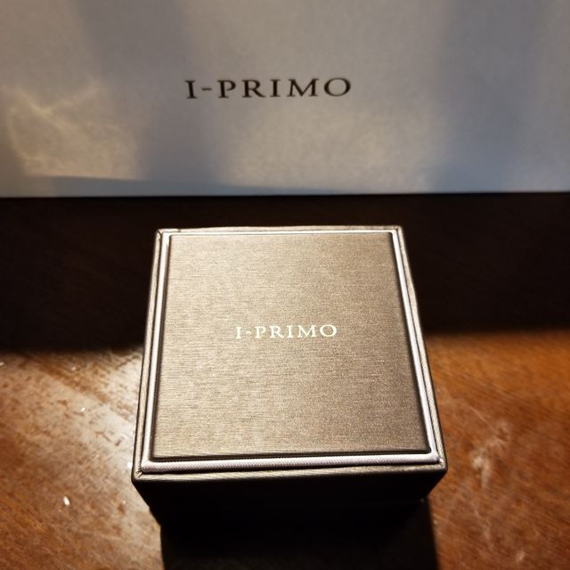 【アイプリモ(I-PRIMO)の口コミ】 女性用はプラチナとピンクゴールドの2トーンのデザインと派手過ぎないデザ…