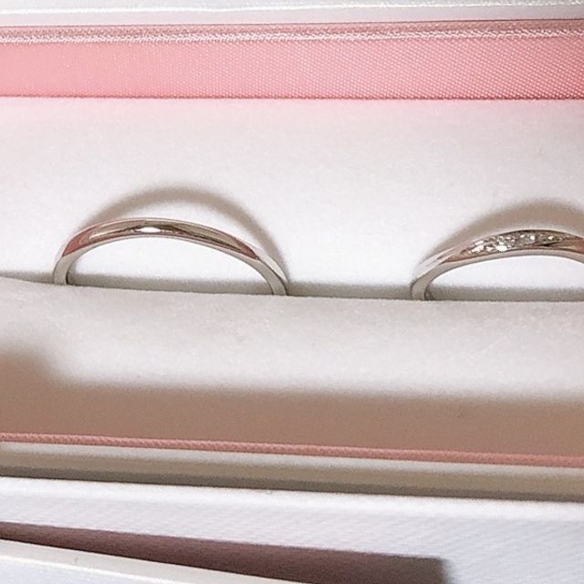 【nocur(ノクル)の口コミ】 細めに作られており、それが大人かわいらしい指輪感がありました。ちらっ…