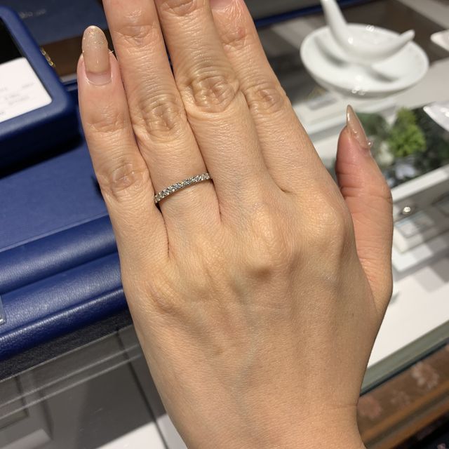 【銀座ダイヤモンドシライシの口コミ】 結婚指輪はハーフエタニティにしようと決めていました。ハーフエタニティ…