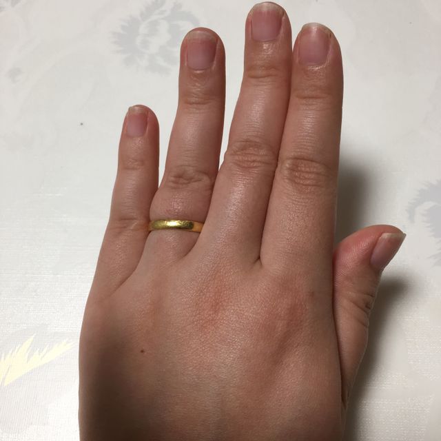 【ミルフローラ(Milluflora)の口コミ】 デザインやブランドに特にこだわりがなく、シンプルな金の結婚指輪にしよ…
