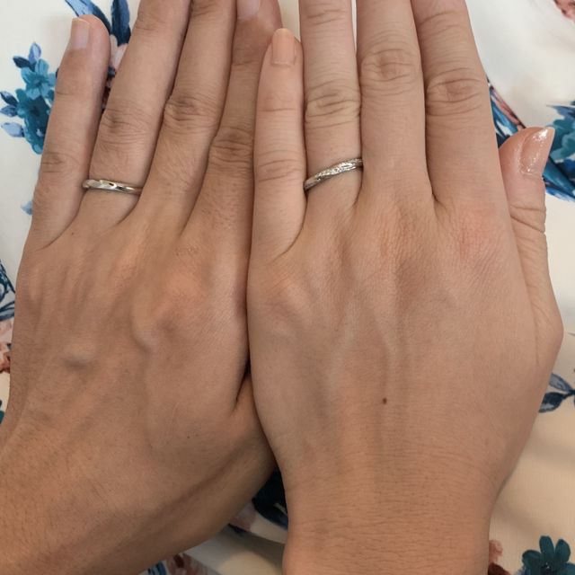 【エクセルコダイヤモンド(EXELCO DIAMOND)の口コミ】 ダイヤモンドが散りばめられており、すごくキラキラしていて素敵だと思い…