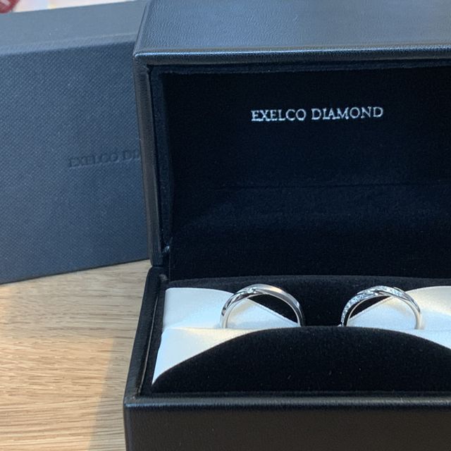 【エクセルコダイヤモンド(EXELCO DIAMOND)の口コミ】 ダイヤモンドが散りばめられており、すごくキラキラしていて素敵だと思い…