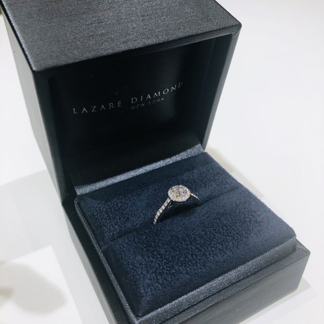 【ラザール ダイヤモンド(LAZARE DIAMOND)の口コミ】 何ヶ月もかけて色々な指輪を検討した中で、こちらの指輪を実際に見た瞬間…