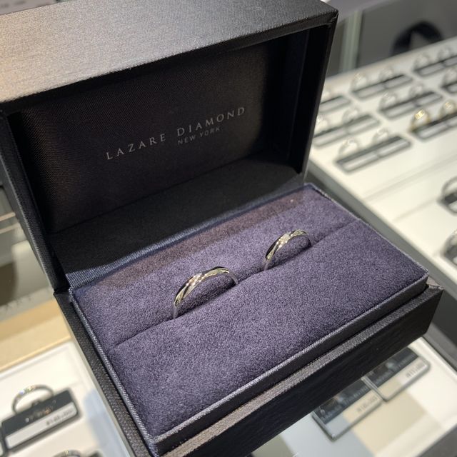 【ラザール ダイヤモンド(LAZARE DIAMOND)の口コミ】 長く使うことを見越してシンプルで上品なデザインにしたかったためこちら…